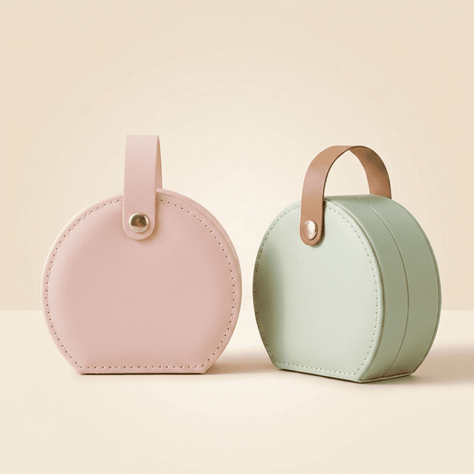 Camélys, petite boîte à bijoux cuir de voyage demi-lune, les coloris en duo